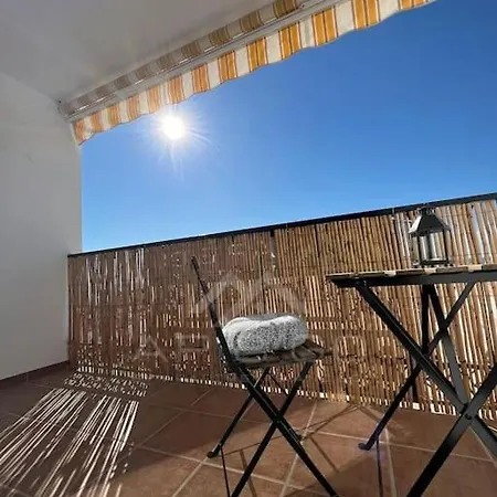 Apartment 5 Square *