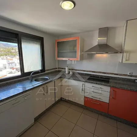 5 Square Apartment