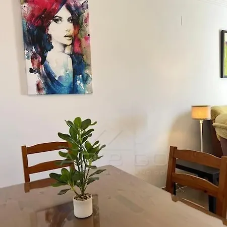 5 Square Apartment